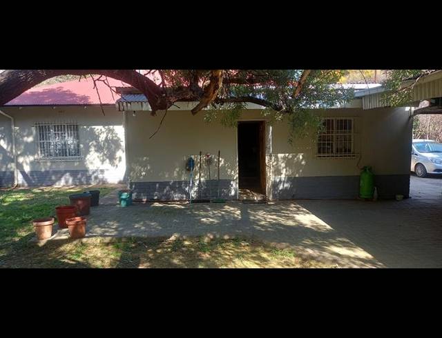 3 BEDROOM HOUSE FOR SALE IN THREE RIVERS